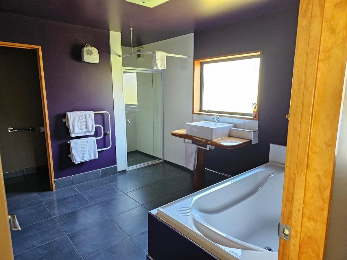 Te Anau Farm Cottage ภายนอก รูปภาพ